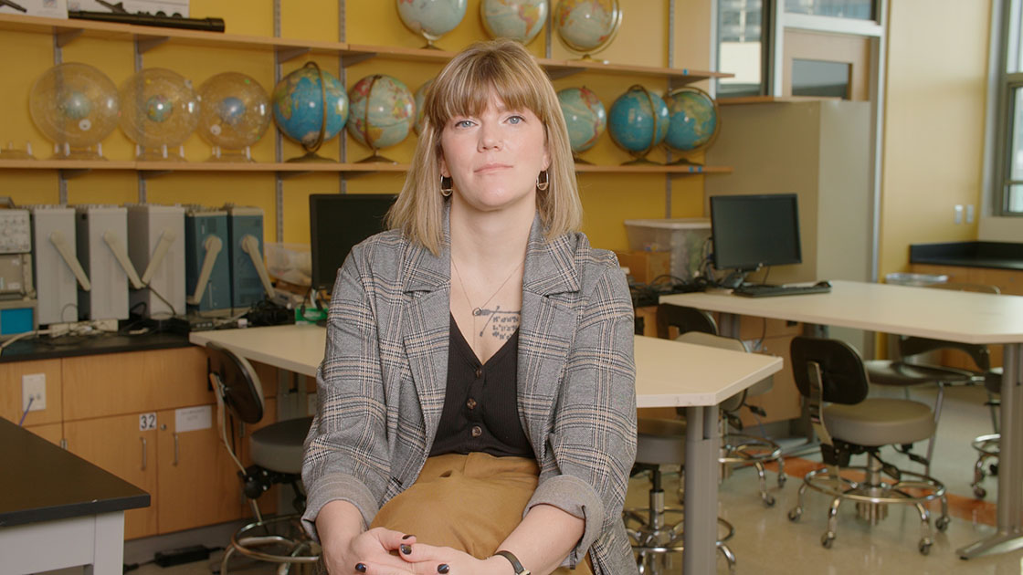 In this video, Associate Professor and Program Director Hayley Schiebel provides an overview of Suffolk’s environmental studies program in downtown Boston.