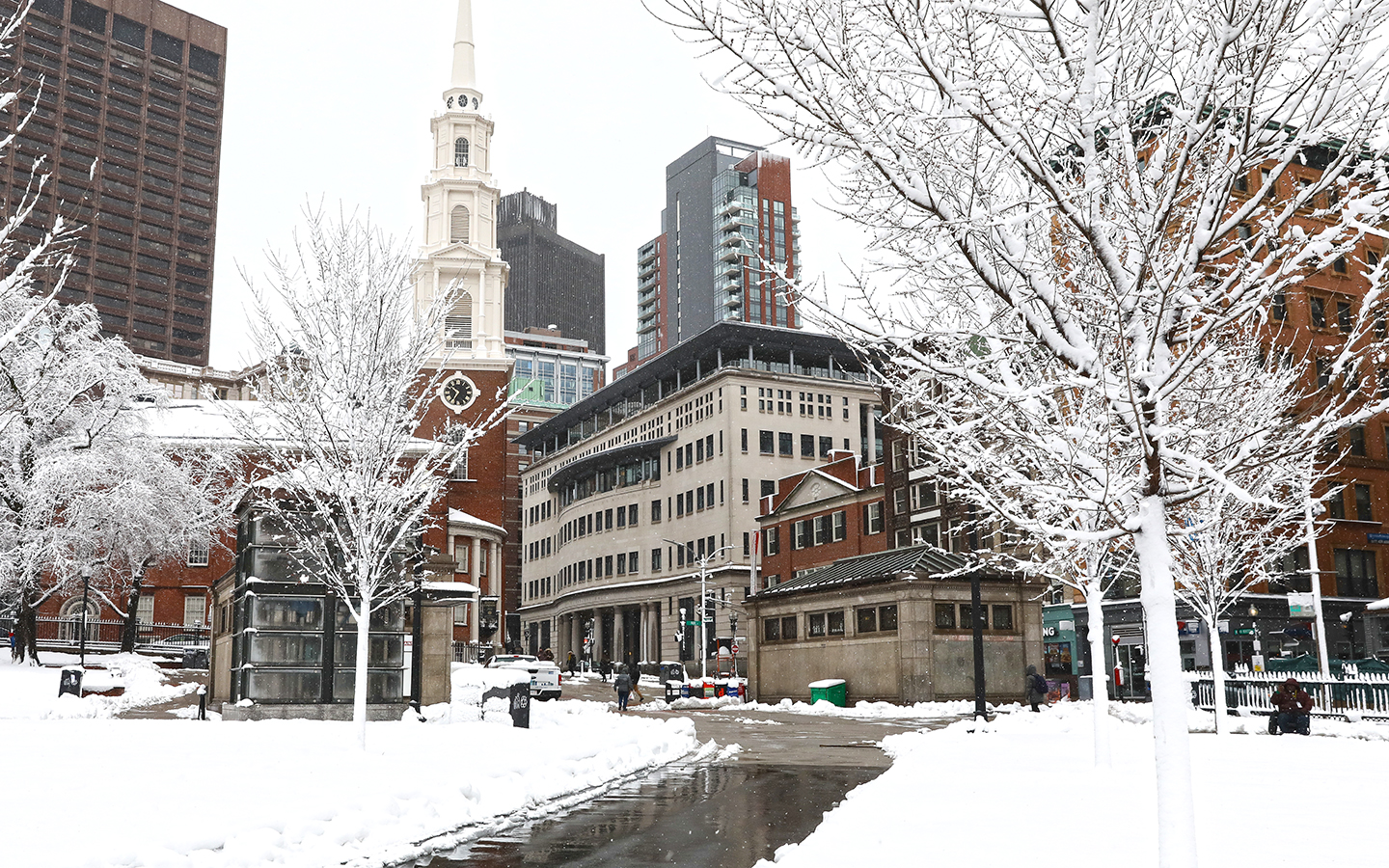 First snowfall at Suffolk, viewed from Park Street Station