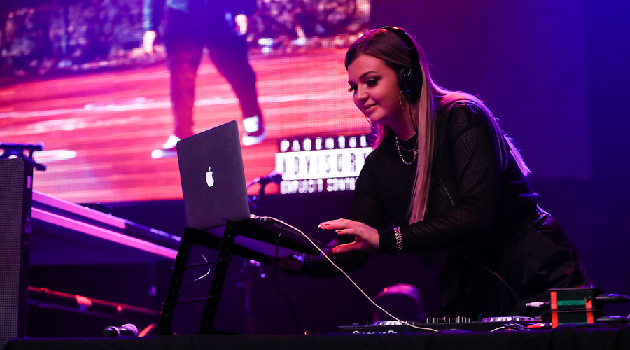 Suffolk dj during Tory Lanez concert