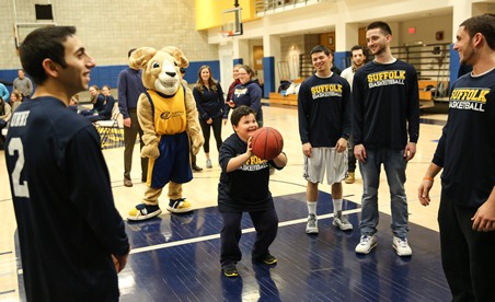 Luke Giuffrida shooting a basketball