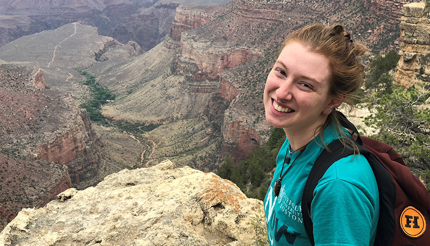 Teresa Feijoo with backpack with canyon in background