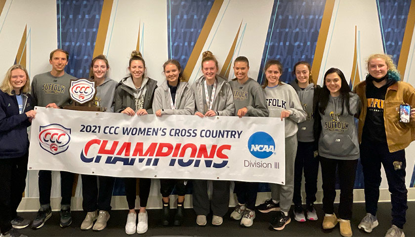 The 2021 champion women's X Country team