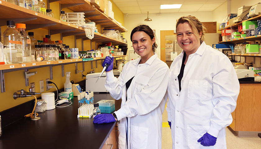 Isabel Smith, Class of 2024, and Biology Professor Celeste Peterson